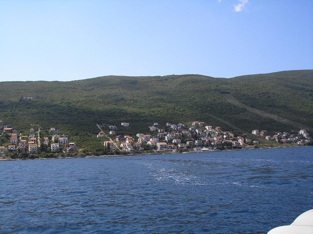 Aruba Apartments Tivat Bagian luar foto