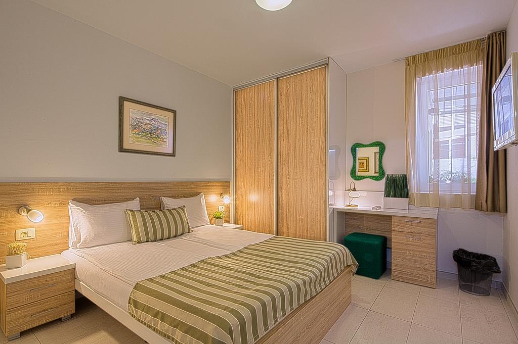 Aruba Apartments Tivat Bagian luar foto