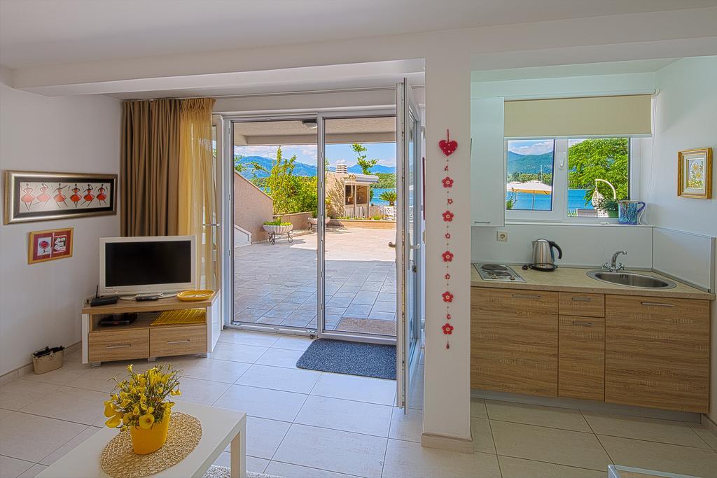 Aruba Apartments Tivat Bagian luar foto