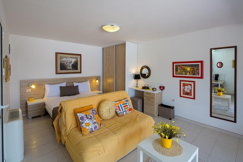 Aruba Apartments Tivat Bagian luar foto