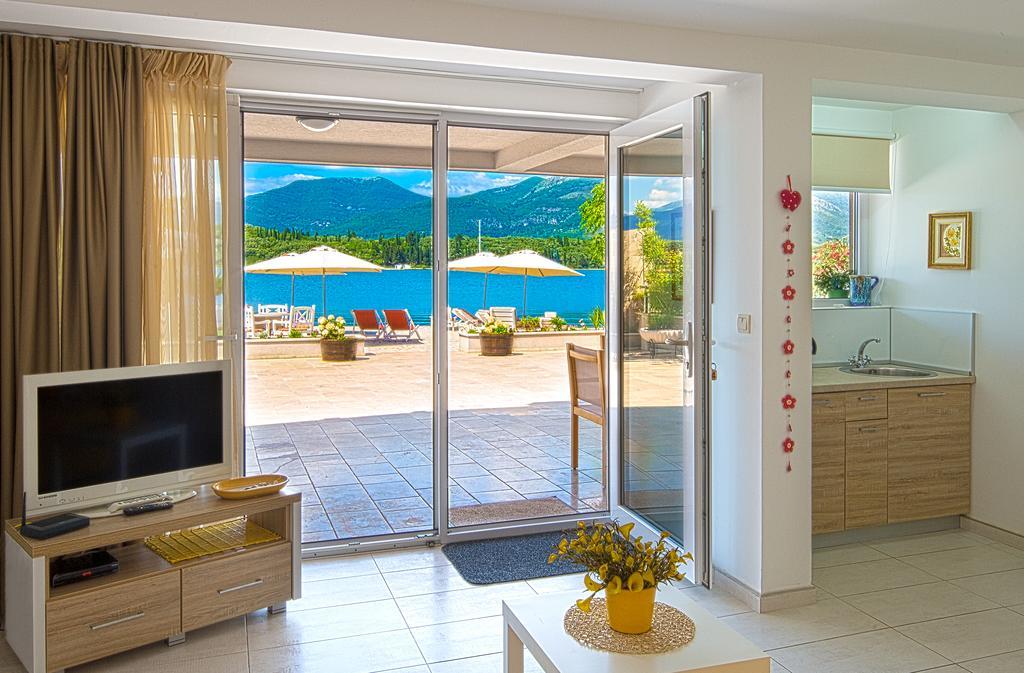 Aruba Apartments Tivat Bagian luar foto