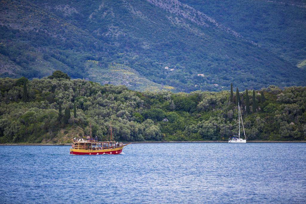 Aruba Apartments Tivat Bagian luar foto